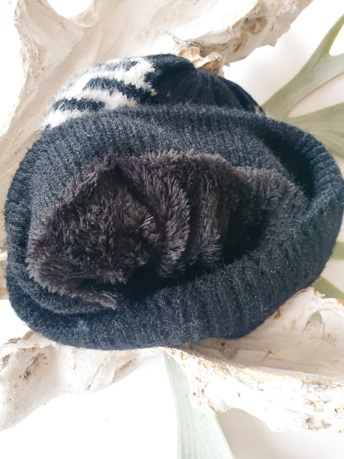 strickmuetze-kappe-beanie-schwarz weiß