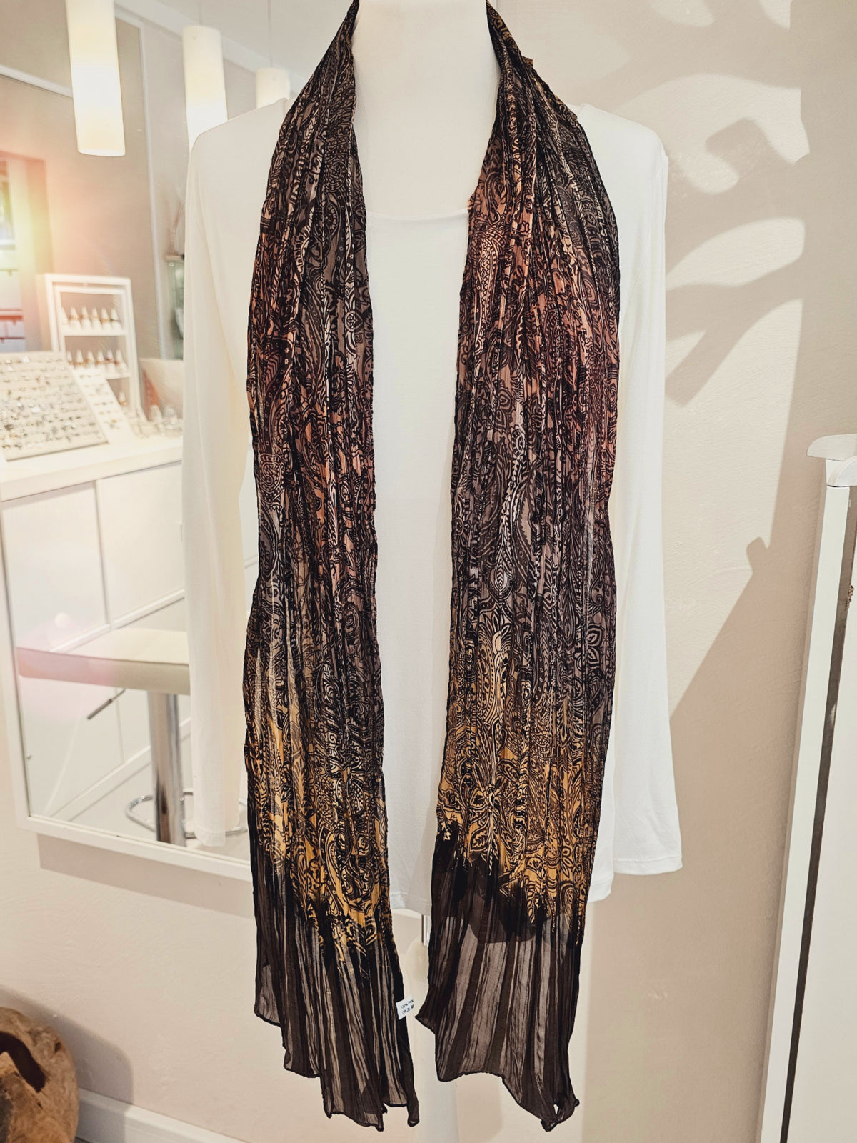 schal-paisley-plissee-schmal-braun gelb