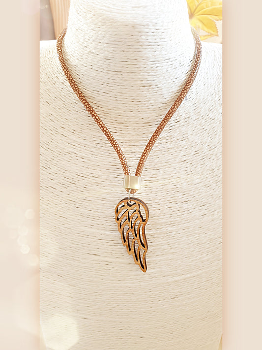 Kette mit Anhänger Engelsflügel aus Holz