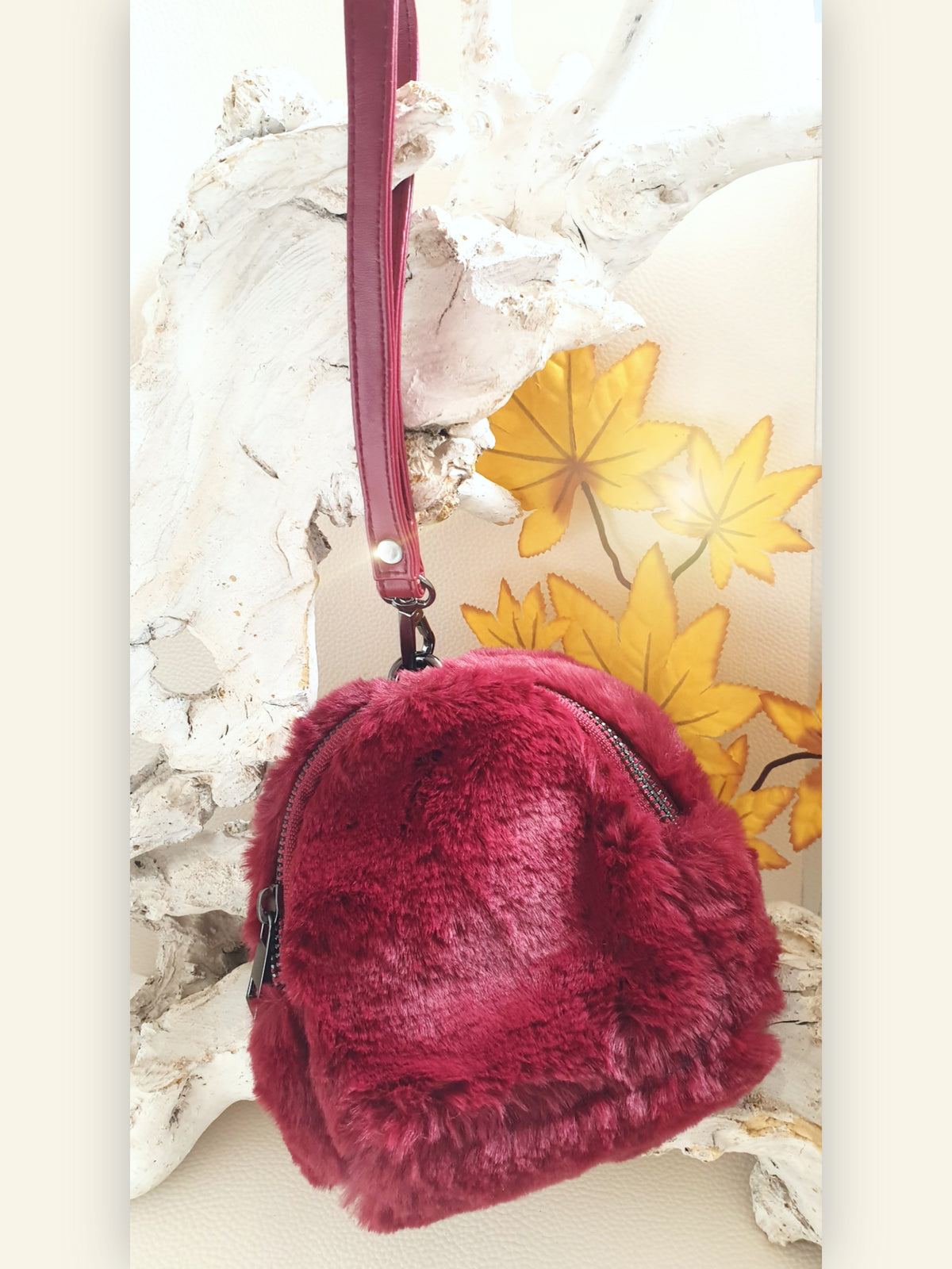 Mini bag taschenanhänger oder Schlüsselanhänger aus Kunstfell in Rot